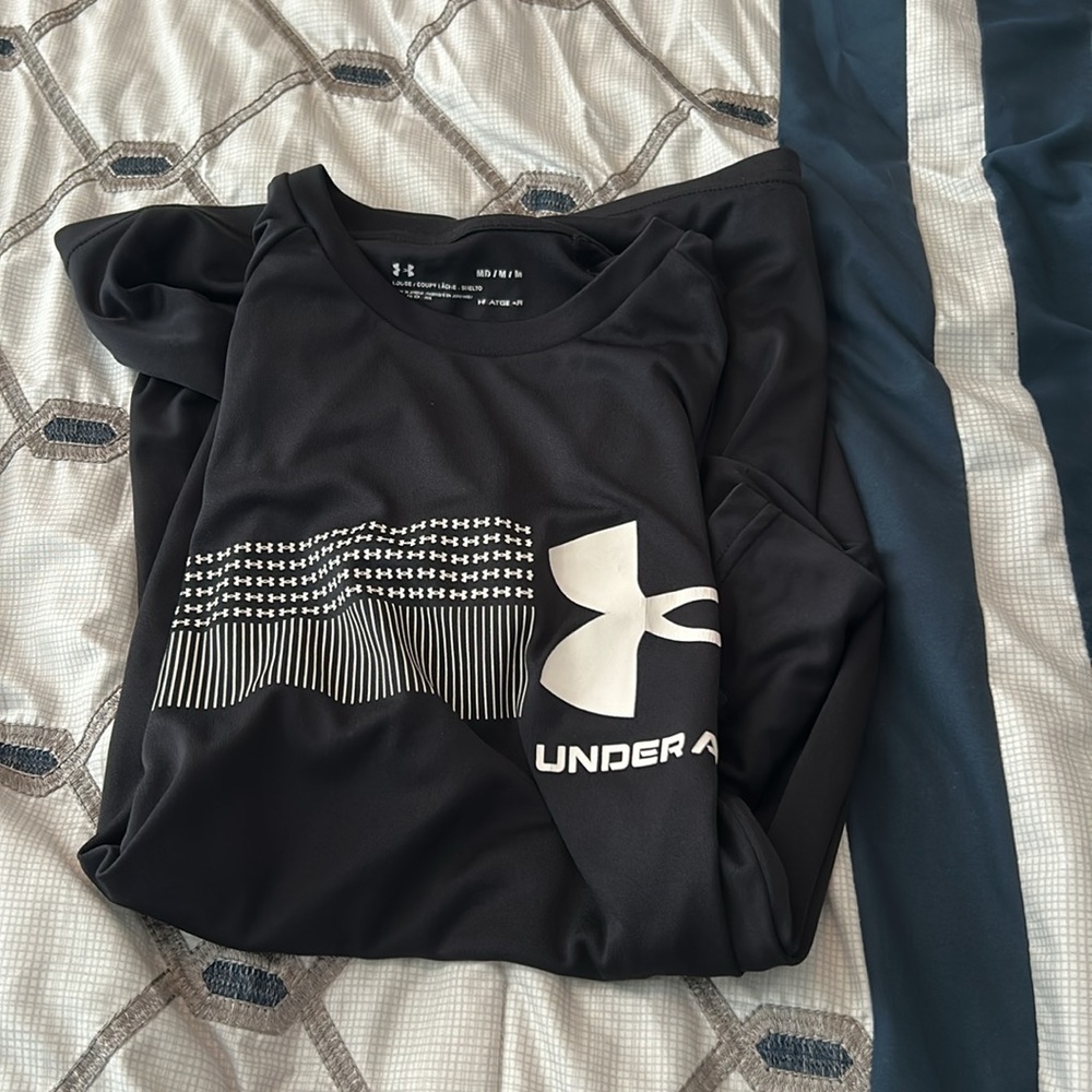 Under Armour Black and White Athletic shirt